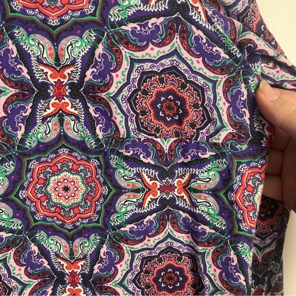 Victoria's Secret Sleep Shirt Womens large Purple Pink Medallion Print Mayfair - Picture 5 of 6